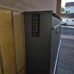 Sanierte Altbauwohnung Mit Arbeitszimmer & Parkplatz Am Rhein 아파트 *