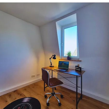 Sanierte Altbauwohnung Mit Arbeitszimmer & Parkplatz Am Rhein 科布倫茨