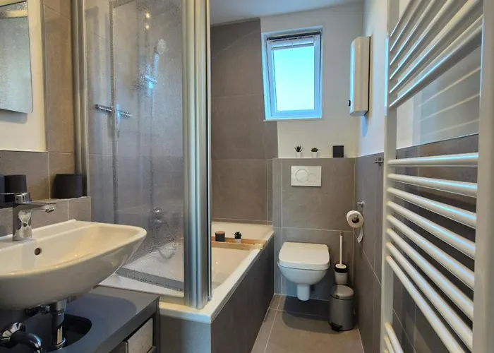 Daire Sanierte Altbauwohnung Mit Arbeitszimmer & Parkplatz Am Rhein Koblenz (Rhineland-Palatinate)