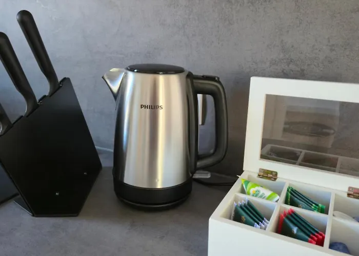 Sanierte Altbauwohnung Mit Arbeitszimmer & Parkplatz Am Rhein Daire *